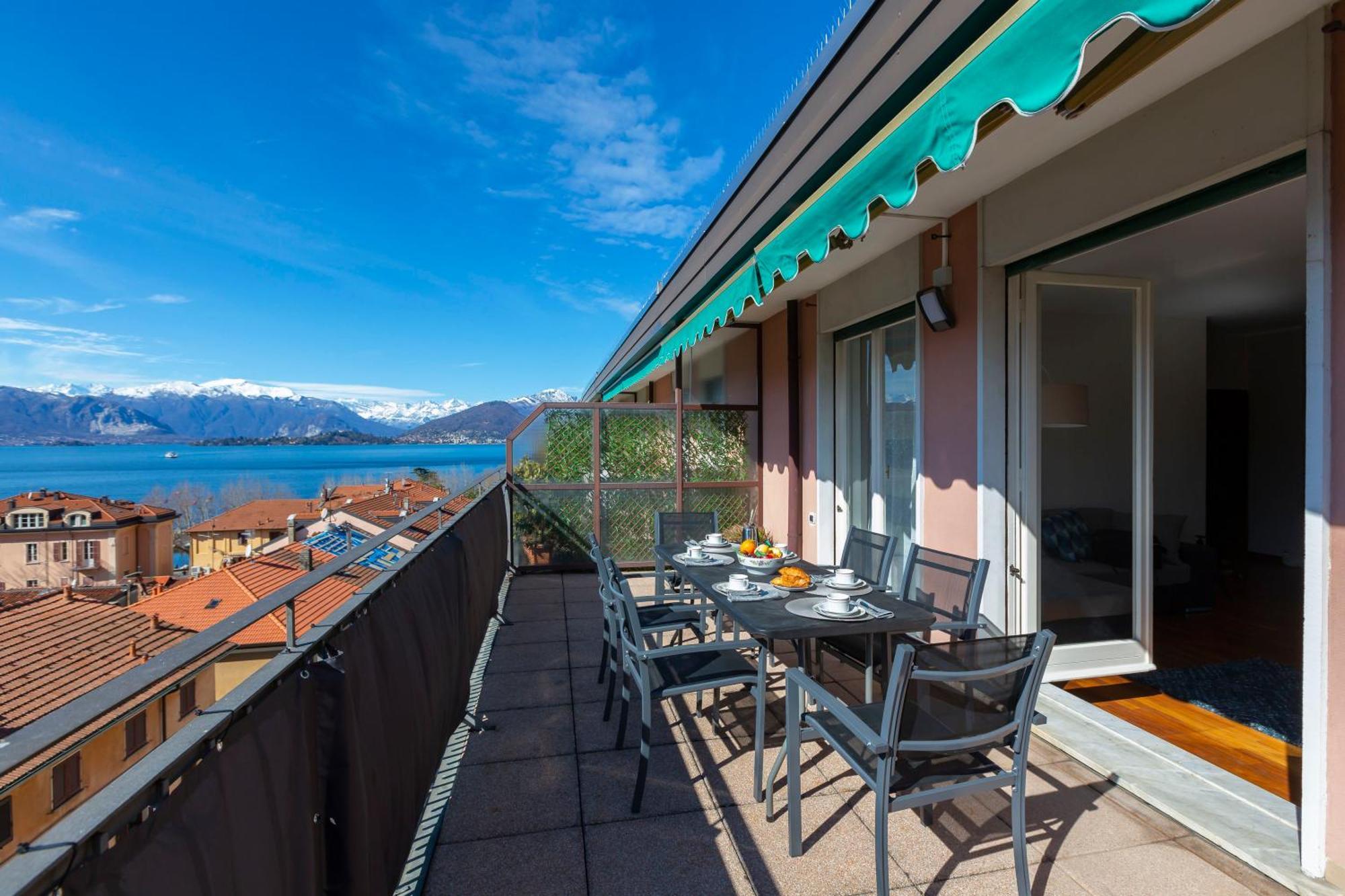 Appartamento Il Golfo Lake View - Happy Rentals Laveno Exterior photo